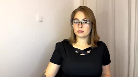 Nika online show from 09/13/25, 06:40