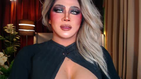 Samantha online show from 01/08/25, 01:53