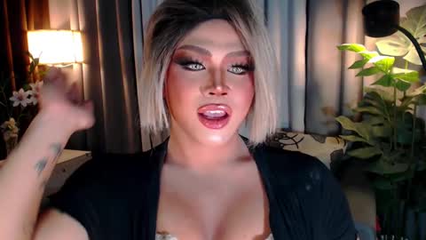 Samantha online show from 02/14/25, 08:15