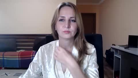 Snapshot of ruthpark chatting on 09/27/25, 08:36 Ruth online show from 09/27/25, 08:36