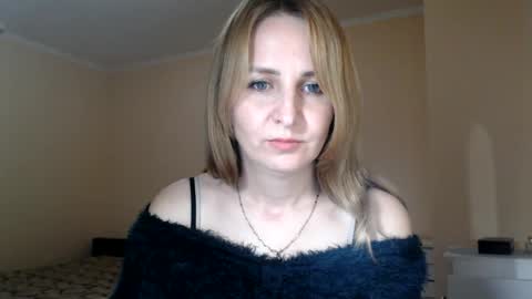 Snapshot of ruthpark chatting on 10/03/25, 07:00 Ruth online show from 10/03/25, 07:00