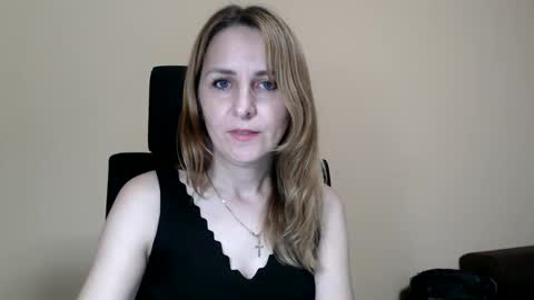 Snapshot of ruthpark chatting on 10/05/25, 06:17 Ruth online show from 10/05/25, 06:17