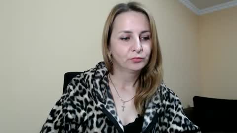 Snapshot of ruthpark chatting on 10/08/25, 08:12 Ruth online show from 10/08/25, 08:12