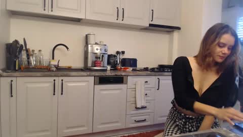 ruxandradanny online show from 12/12/24, 07:08