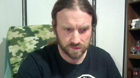 Snapshot of rwb1982 chatting on 04/19/26, 04:50 rwb1982 online show from 04/19/26, 04:50