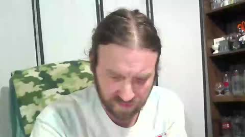 Snapshot of rwb1982 chatting on 04/20/26, 04:43 rwb1982 online show from 04/20/26, 04:43