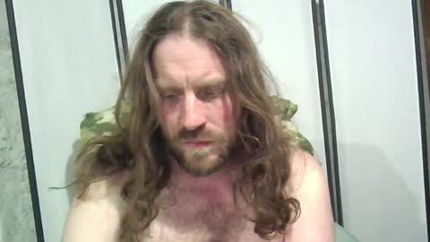 Snapshot of rwb1982 chatting on 04/21/26, 11:40 rwb1982 online show from 04/21/26, 11:40