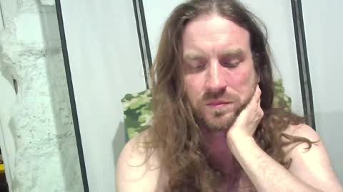 Snapshot of rwb1982 chatting on 05/11/26, 10:40 rwb1982 online show from 05/11/26, 10:40