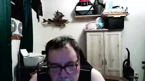 Snapshot of rwzar_1965 chatting on 04/29/26, 03:43 rwzar_1965 online show from 04/29/26, 03:43
