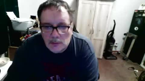 Snapshot of rwzar_1965 chatting on 05/08/26, 05:46 rwzar_1965 online show from 05/08/26, 05:46