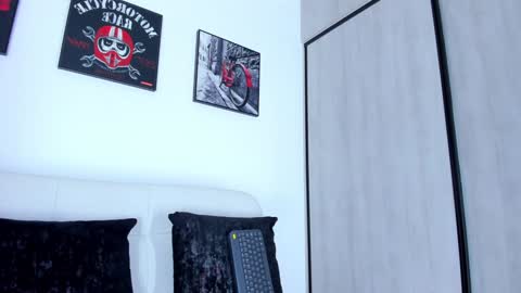 Ryan  online show from 01/05/25, 07:17