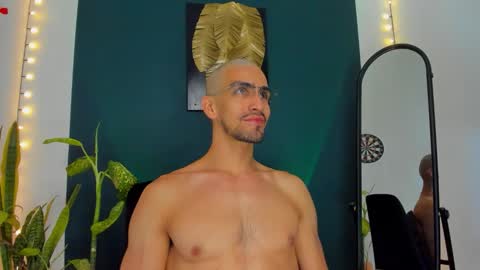 Ryan independent model online show from 09/23/25, 01:03