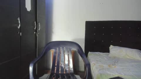 ryan_xc1 online show from 09/29/25, 02:27