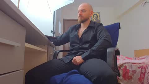 Snapshot of ryanstone_ chatting on 05/06/26, 03:35 Ryanstone online show from 05/06/26, 03:35