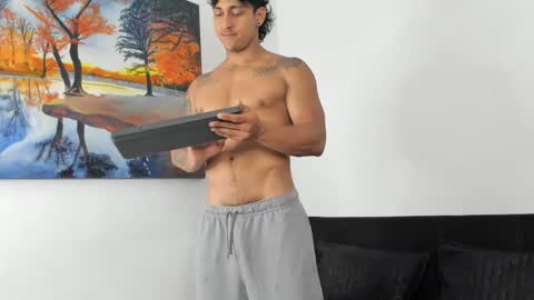 ryanwhite3 online show from 11/07/25, 11:16