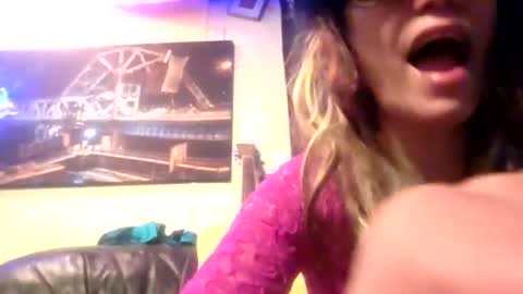 ryliemackenzie93 online show from 03/25/26, 10:54