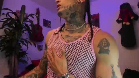 Snapshot of ryuk_it chatting on 09/10/25, 02:06 leopmonk help me reach 100 thumbs up online show from 09/10/25, 02:06