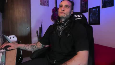 Snapshot of ryuk_it chatting on 01/10/26, 01:18 leopmonk help me reach 100 thumbs up online show from 01/10/26, 01:18