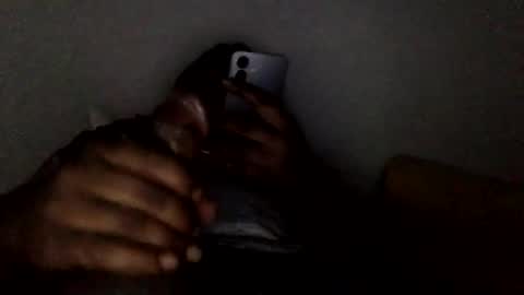 Snapshot of ryzin_ chatting on 11/25/25, 03:23 ryzin_ online show from 11/25/25, 03:23