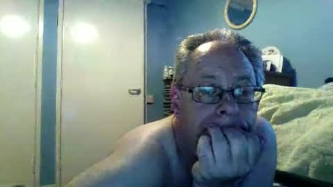 Snapshot of s536sny18 chatting on 06/21/26, 01:57 s536sny18 online show from 06/21/26, 01:57