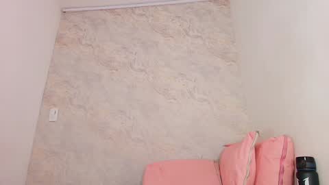 Snapshot of s_sofia_ chatting on 01/23/25, 01:51 s_sofia_ online show from 01/23/25, 01:51