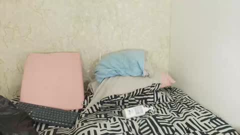 Snapshot of s_sofia_ chatting on 09/30/25, 07:19 s_sofia_ online show from 09/30/25, 07:19