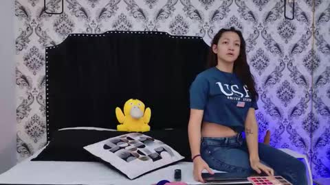 Snapshot of saara_brown chatting on 09/24/25, 11:46 Saara Brown online show from 09/24/25, 11:46