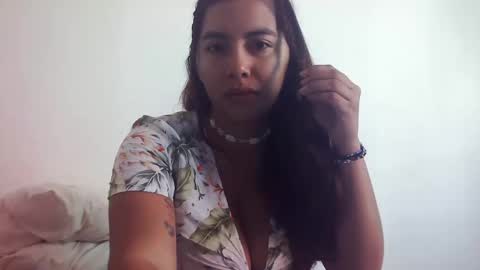 Snapshot of saavaghechick chatting on 02/16/25, 03:59 Jeane online show from 02/16/25, 03:59