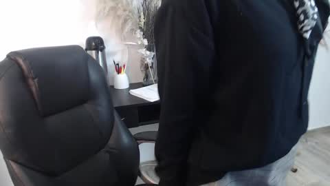 Snapshot of sabriinaa_fox chatting on 04/21/26, 01:39 sabriinaa fox online show from 04/21/26, 01:39