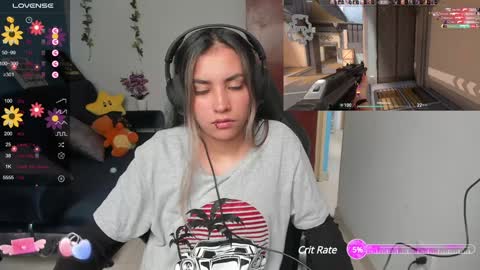 Snapshot of sabrina_chester_02 chatting on 01/28/25, 06:07 Angie online show from 01/28/25, 06:07