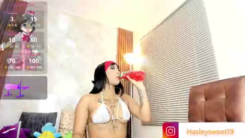 Snapshot of sabrina_keller19 chatting on 08/06/26, 10:22 Hasley online show from 08/06/26, 10:22