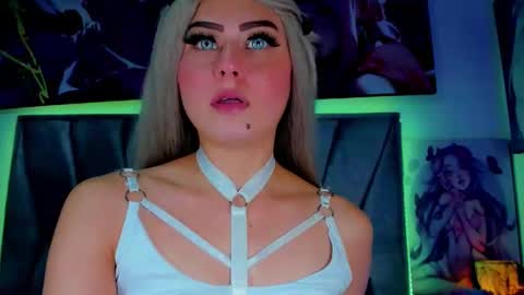 Snapshot of sabrinaexpositoxx chatting on 12/28/24, 07:33 SABRI online show from 12/28/24, 07:33