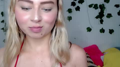 Snapshot of sabrinaexpositoxx chatting on 01/22/25, 02:37 SABRI online show from 01/22/25, 02:37