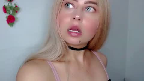 Snapshot of sabrinaexpositoxx chatting on 01/24/25, 06:24 SABRI online show from 01/24/25, 06:24