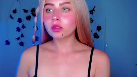 Snapshot of sabrinaexpositoxx chatting on 02/06/25, 09:43 SABRI online show from 02/06/25, 09:43