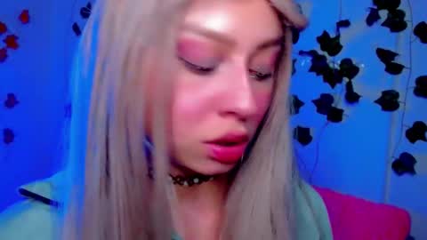 Snapshot of sabrinaexpositoxx chatting on 02/22/25, 07:45 SABRI online show from 02/22/25, 07:45