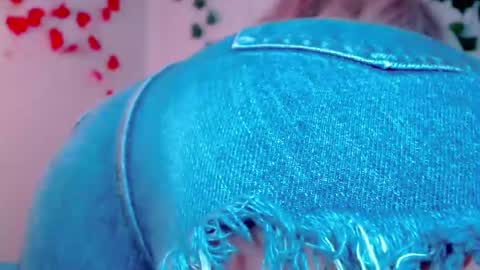 Snapshot of sabrinaexpositoxx chatting on 02/24/25, 03:23 SABRI online show from 02/24/25, 03:23