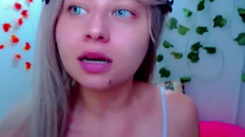 Snapshot of sabrinaexpositoxx chatting on 02/26/25, 06:26 SABRI online show from 02/26/25, 06:26