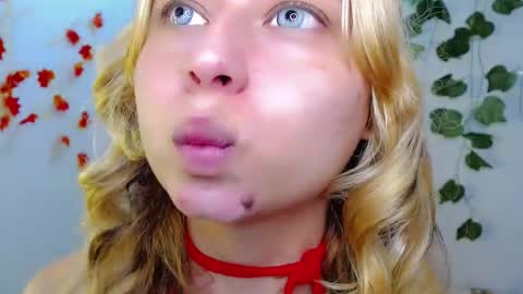 Snapshot of sabrinaexpositoxx chatting on 03/05/25, 09:16 SABRI online show from 03/05/25, 09:16