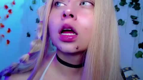 Snapshot of sabrinaexpositoxx chatting on 03/07/25, 09:40 SABRI online show from 03/07/25, 09:40