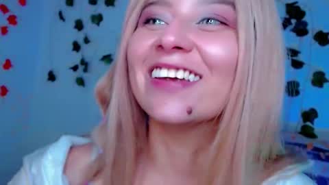 Snapshot of sabrinaexpositoxx chatting on 03/09/25, 07:45 SABRI online show from 03/09/25, 07:45