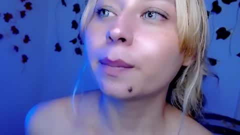 Snapshot of sabrinaexpositoxx chatting on 03/10/25, 11:10 SABRI online show from 03/10/25, 11:10