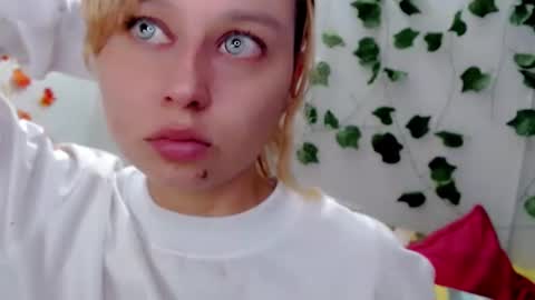 Snapshot of sabrinaexpositoxx chatting on 03/12/25, 09:12 SABRI online show from 03/12/25, 09:12