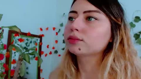 Snapshot of sabrinaexpositoxx chatting on 10/18/25, 07:14 SABRI online show from 10/18/25, 07:14