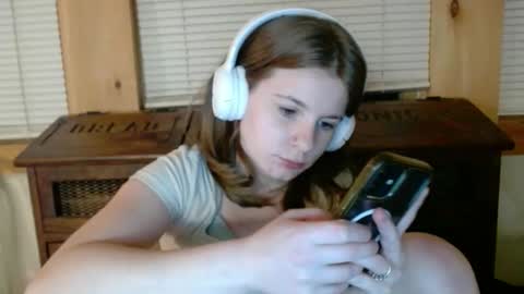 Snapshot of sabrinalexington chatting on 10/25/25, 12:51 Sabrina online show from 10/25/25, 12:51