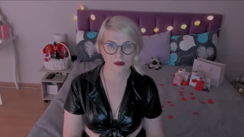 Sabrina MacMarren online show from 02/14/25, 06:40