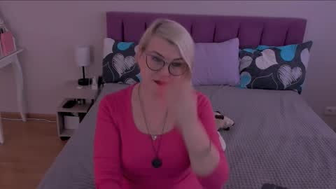 Sabrina MacMarren online show from 02/16/25, 08:54