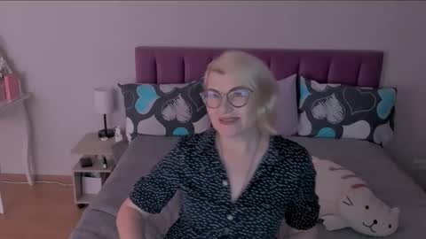 Sabrina MacMarren online show from 02/20/25, 04:25