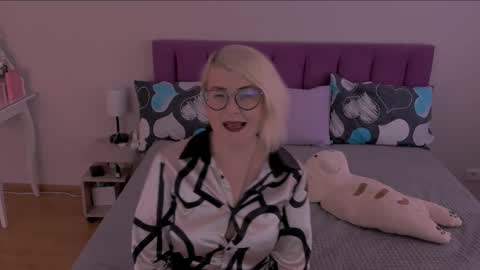 Sabrina MacMarren online show from 02/23/25, 10:17