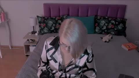 Sabrina MacMarren online show from 03/07/25, 03:49